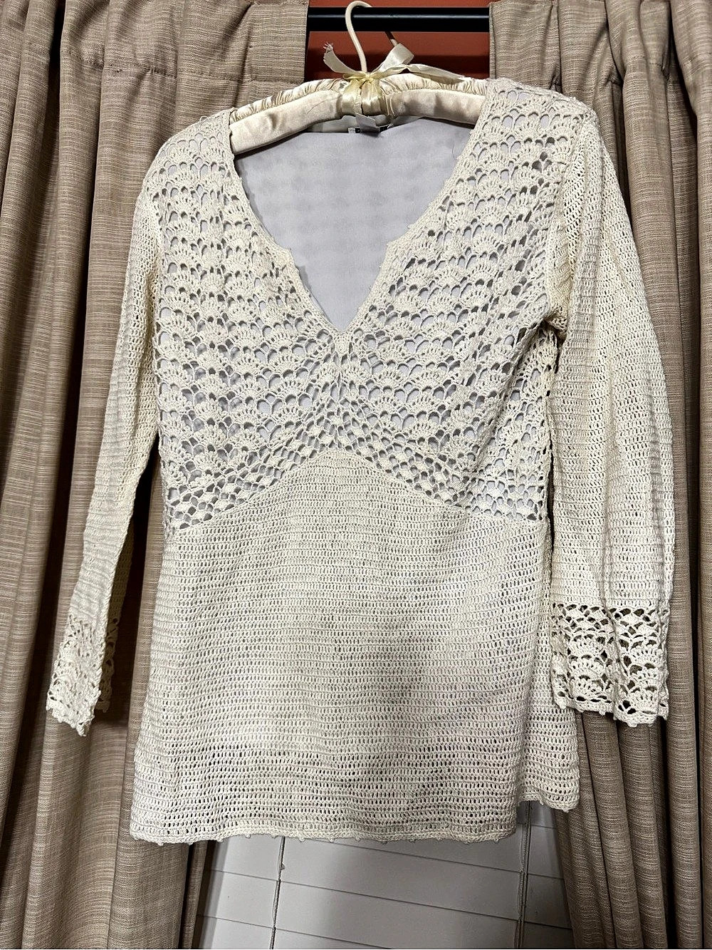 Lily Pulitzer Crochet Lace V-Neck Sweater Size Medium